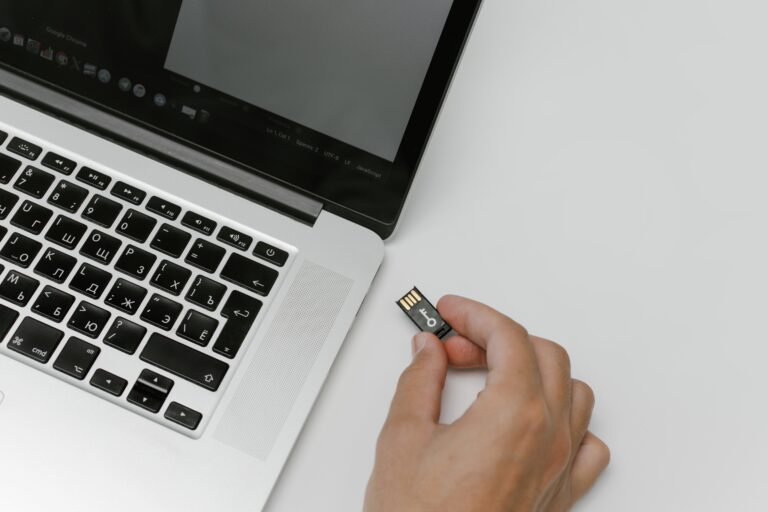 The Best Software to Create a Bootable USB Flash Drive